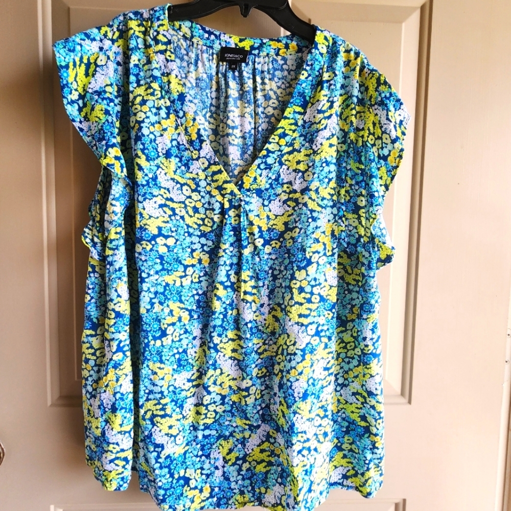 Ladies 2X flutter sleeve shirt by Jones&Co